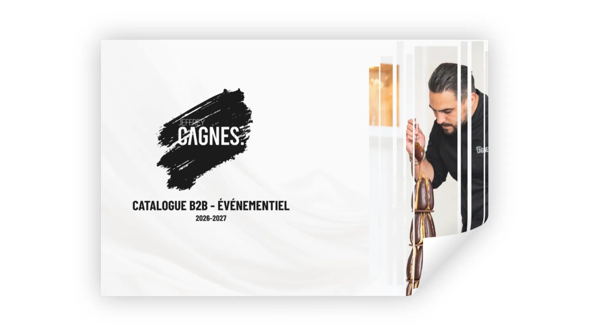 Couverture du catalogue B2B et événementiel 2026-2027 de la Maison Jeffrey Cagnes Paris avec le Chef préparant une pièce montée de religieuses au chocolat.
